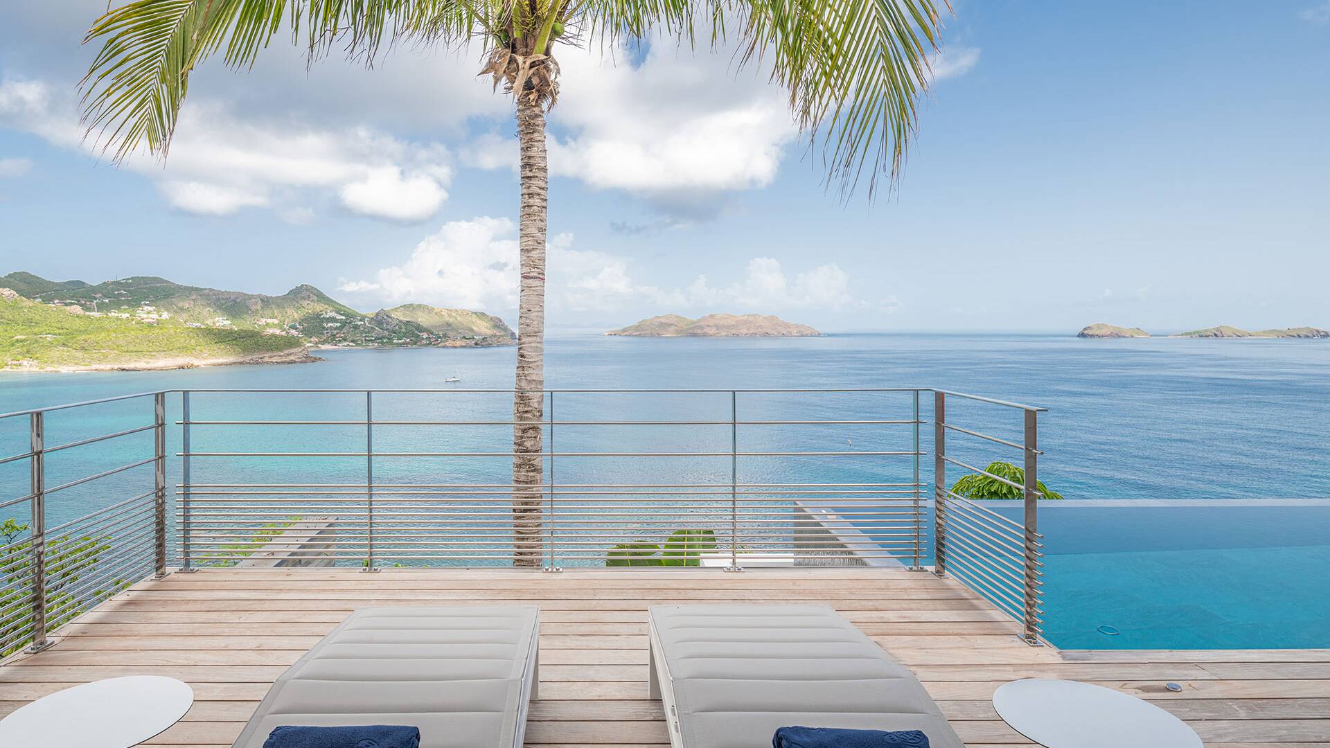 luxury villas for rent in St Barts seaside