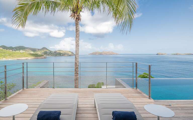 luxury villas for rent in St Barts seaside