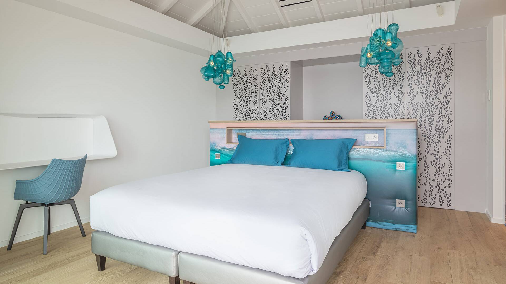 luxury villa weekly rental in St Barts blue bedroom 